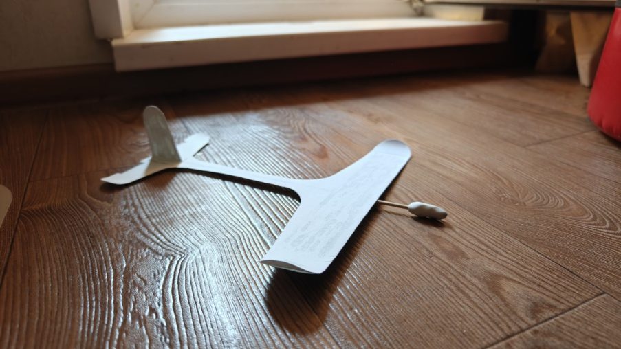 Simple Paper and Bamboo Skewer Glider