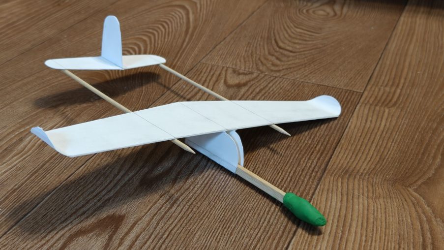 Twin-boom glider